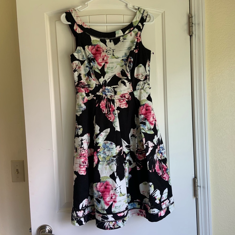 White House Black Market black and floral formal dress size 2